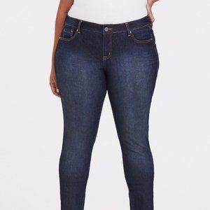 Torrid Curvy Super Stretch High-Rise Jean Size 28 R